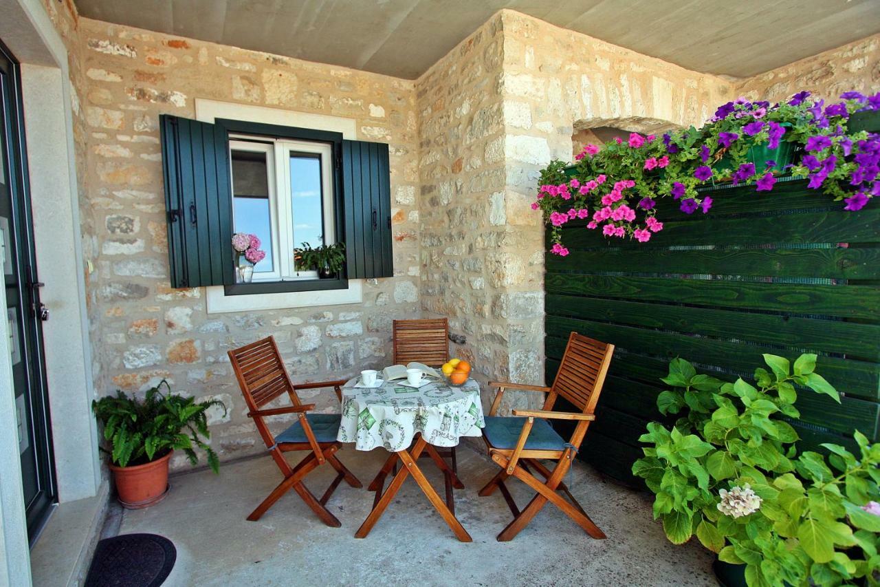 Apartment Igor Supetar Exterior foto
